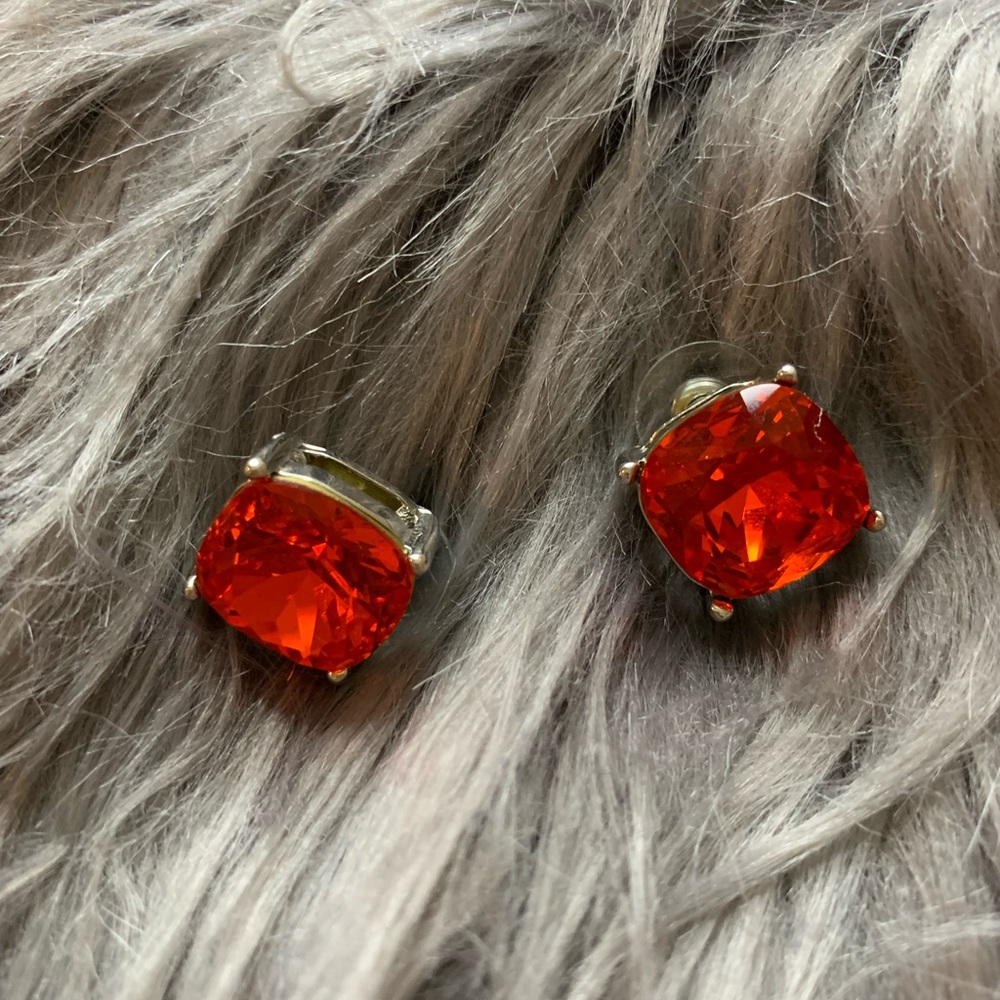 Earring studs